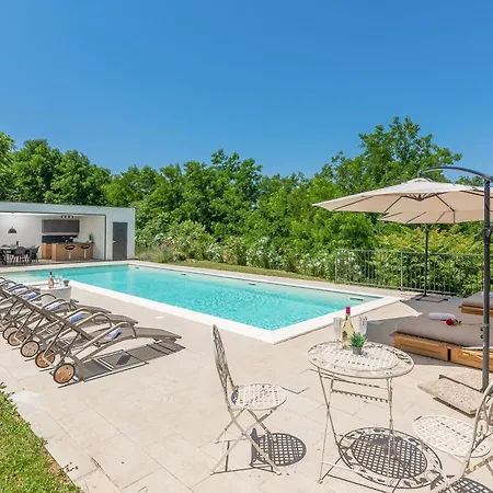 Villa Martincici With Large Pool *