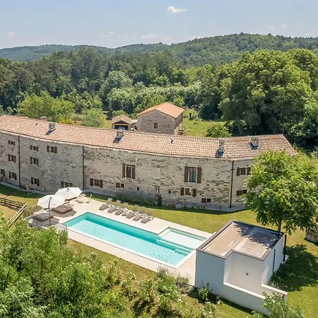 Villa Martincici With Large Pool Groznjan