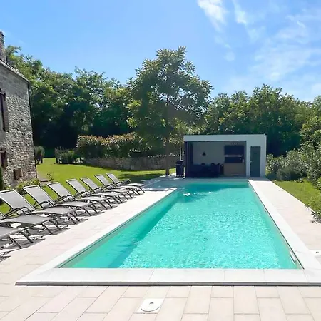 Martincici With Large Pool * Grožnjan