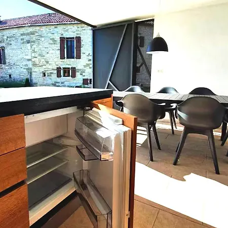 Martincici With Large Pool Villa