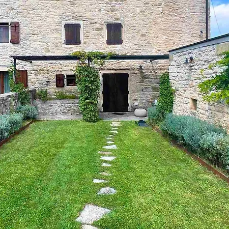 Martincici With Large Pool Vila *
